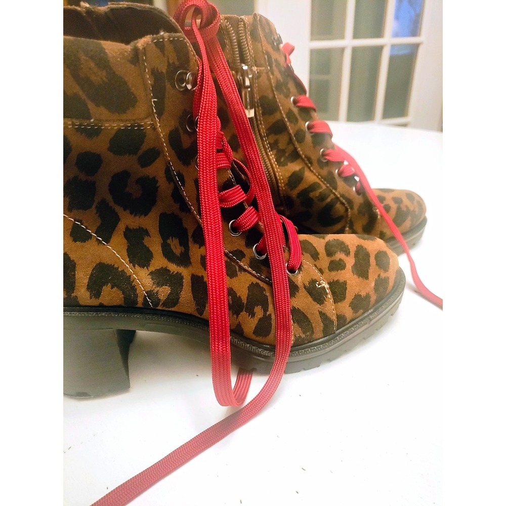 Vince Camuto Gaviana Leopard Animal Print Leather Lace-Up Ankle Bootie 5.5M